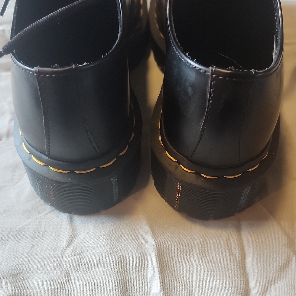 Dr. Martens Unisex Black Leather Shoes Brand New - Picture 3 of 5